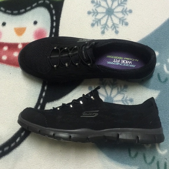 ladies wide fit sketchers